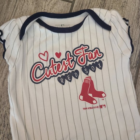 🏷 3/$15 or 5/$20 MLB Boston Red Sox baby onesies red white 3-6M - Picture 2 of 7